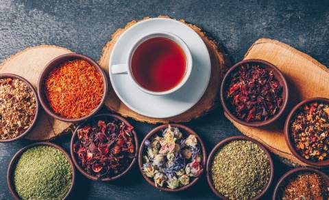 6 opções de chá para esquentar as tardes frias